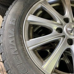 スタッドレス215/60R16アルミ付き。トヨタアルファード、ベル、エスティマなどにの画像