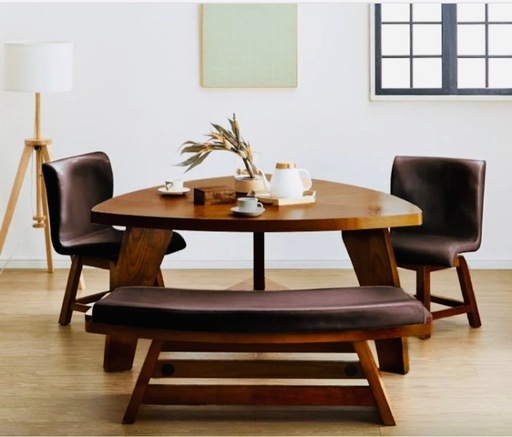 商談中　三角形木製　ダイニングテーブルセット　関家具