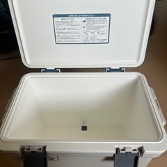 【新規お問合せ不可】釣具付き　クーラーボックスの画像