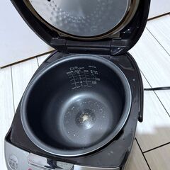【5.5合炊飯器】タイガー IH炊飯器 JKH-T100｜1.0L｜無洗米OK GABA米／予約／保温機能付き｜一升炊き／IH式｜中古 炊飯ジャー TIGERの画像