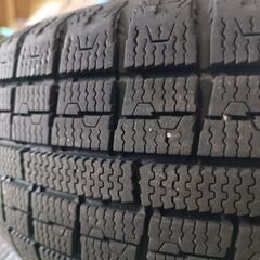 アルミホイール付きスタッドレスタイヤの画像