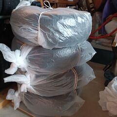 アルミホイール付きスタッドレスタイヤの画像