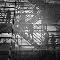 日給1.2万〜2万円｜実働7h以内の鳶スタッフの画像