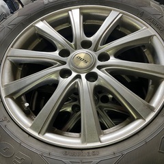 スタッドレス215/60R16アルミ付き。トヨタアルファード、ベル、エスティマなどにの画像