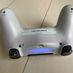 プレステ4、CUH-2000A、500ＧＢ、ホワイトの画像