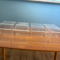 透明コ型ディスプレイの画像