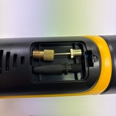 コンパクト電動空気入れ（ポータブル可能）の画像