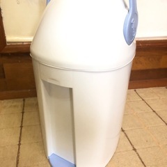 ピジョン カセット不要のらくらくおむつポットンの画像