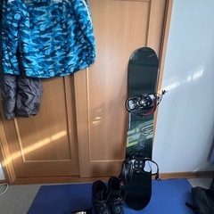 スノーボード フルセット(ウェア、バッグ、ゴーグルとう等付き)の画像