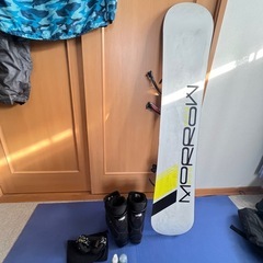 スノーボード フルセット(ウェア、バッグ、ゴーグルとう等付き)の画像