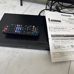 23年製Hisense32型テレビとPanasonic BluRayプレーヤーのセット美品です！の画像