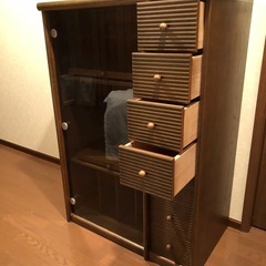 オーディオ収納キャビネットの画像