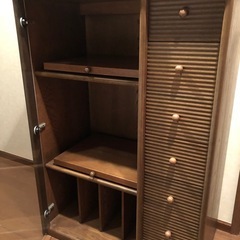 オーディオ収納キャビネットの画像
