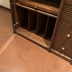 オーディオ収納キャビネットの画像