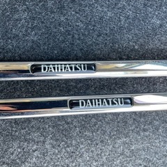 ダイハツ 純正 ナンバーフレーム 中古 前後セットの画像