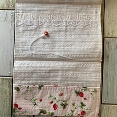 ブックカバー　苺　レース　新書サイズ　手帳カバー　ノートカバー　カバーの画像