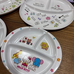キティ　プーさんなど　メラミンプレートまとめ
の画像