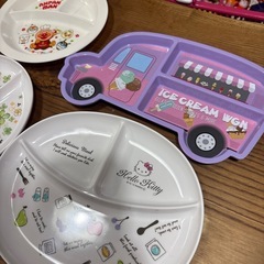 キティ　プーさんなど　メラミンプレートまとめ
の画像