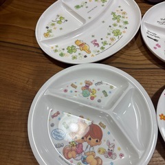 キティ　プーさんなど　メラミンプレートまとめ
の画像