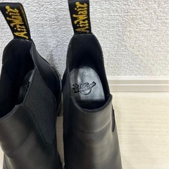 Dr. Martens ブラック サイドゴアブーツの画像