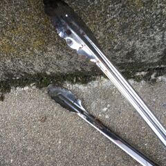 【引き取り限定。置き配。越前市】トング　中の画像