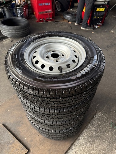 probox, Succeed 用鉄ホイール付きスタッドレス4本タイヤ、取り付け無料