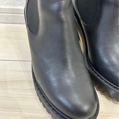 Dr. Martens ブラック サイドゴアブーツの画像