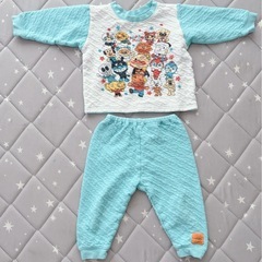 アンパンマン　ユニクロ　パジャマ　90
の画像