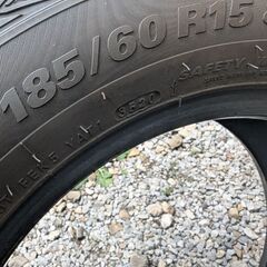 １８５／６０／１５スタッドレスタイヤの画像