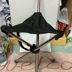 折り畳み式の座れる杖の画像