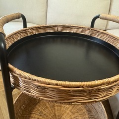 IKEA LUBBAN ワゴンテーブルの画像