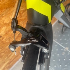 MERIDA カーボンロードバイク Shimano 105 DT SWISS R24 Spline の画像