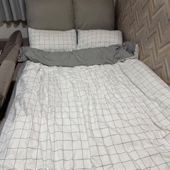 ダブルベッド、マットレス、布団、枕　セットの画像