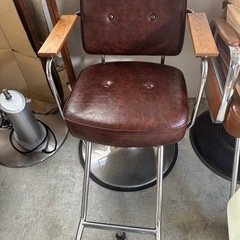 ヘアサロン椅子の画像