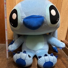 大きなスティッチのぬいぐるみの画像
