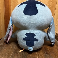 大きなスティッチのぬいぐるみの画像