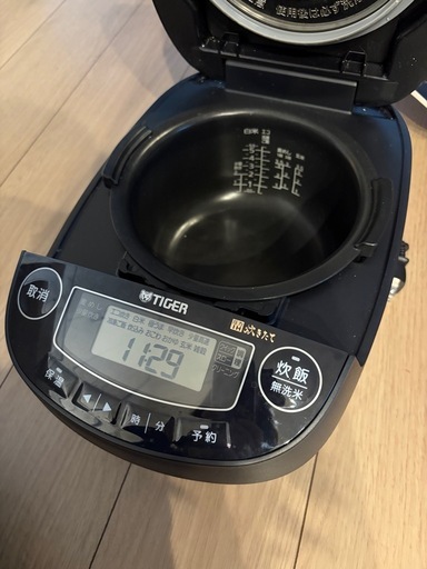 【受け渡し者決まりました】【美品】TIGER  炊飯器5.5合　圧力IH