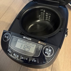 【美品】TIGER  炊飯器5.5合　圧力IHの画像
