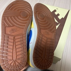 並行輸入品　トラヴィススコットカナリー　値下げ可能！即対応の画像