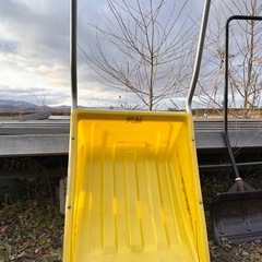 ママさんダンプ2と手押しスコップまとめて3点の画像