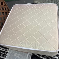 折りたたみマットレスの画像