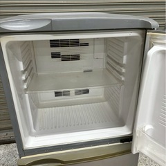 【SANYO】冷蔵庫【SR-141B】動作確認済・スリムで扱いやすいサイズです🍀 の画像