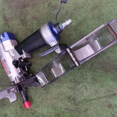 マキタ/makita AN303P ポケットエア釘打ち機【野田愛宕店】【店頭取引限定】【中古】管理番号：ITU88X4QLAQ6の画像