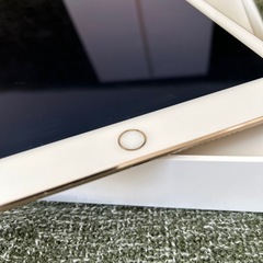 iPad Air2 本体64GB ゴールドA1566 MH182J/Aの画像