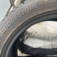ブリヂストン スタッドレスタイヤ BLIZZAK VRX3 235/50R19 99Q 4本セットの画像