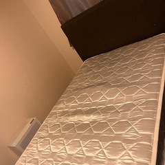 ZINUSのシングルベッドとマットレスの画像