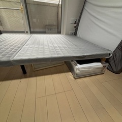 【無料】セミダブルベッドフレーム（脚付きタイプ）の画像