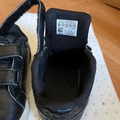 adidas 13.0子ども用スニーカー　の画像