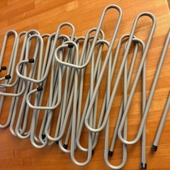 【お譲り先決定しました】 IKEA ズボンハンガー　7本セット の画像