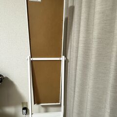 キャスターで移動収納付きな全身鏡【清水五条駅】の画像